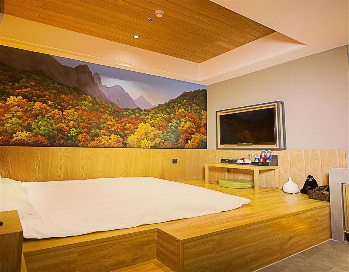 Qiu Guo Hotel Hua Mao Chaoyang  Bagian luar foto